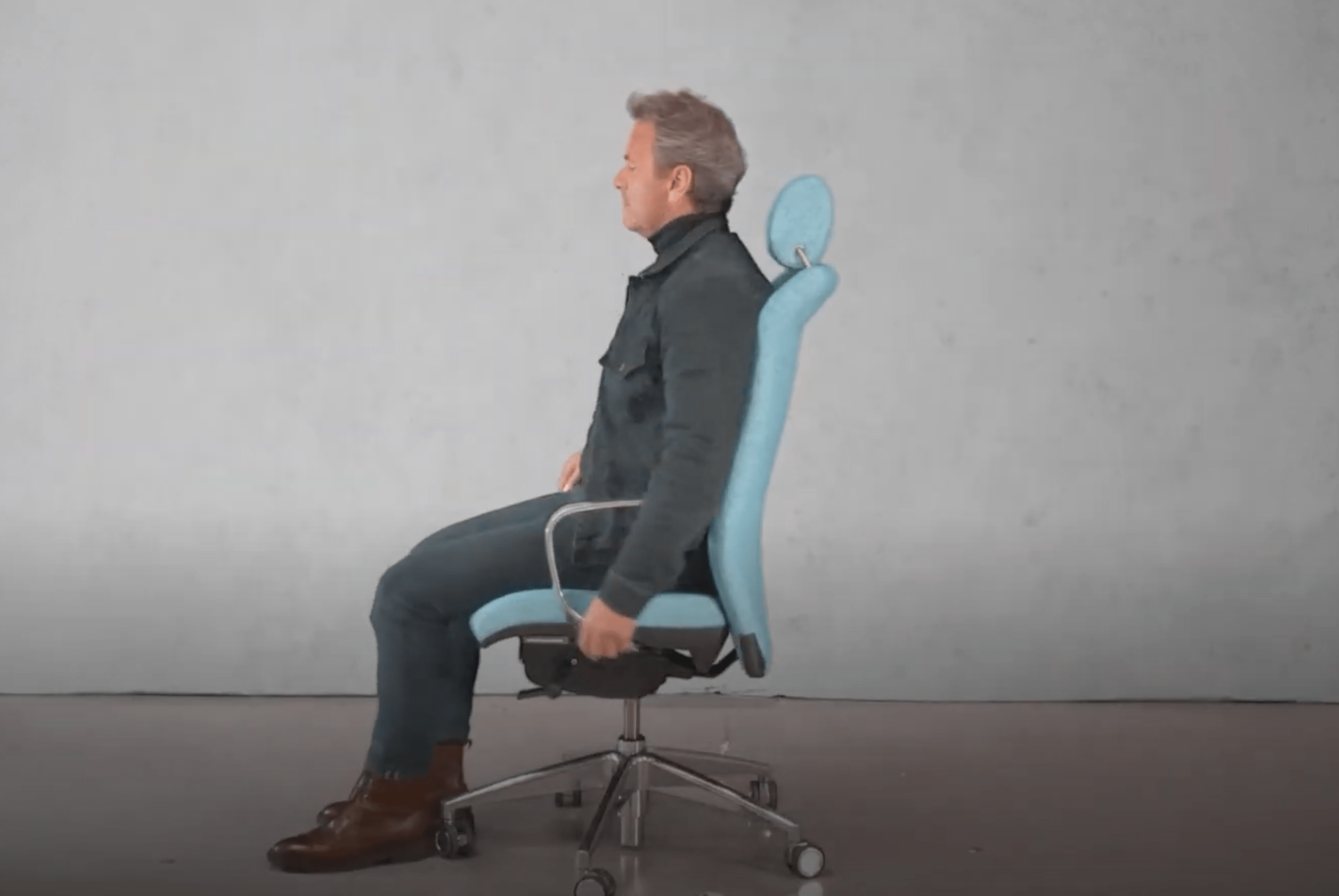 Siège de bureau design à réglages automatiques du confort d'assise